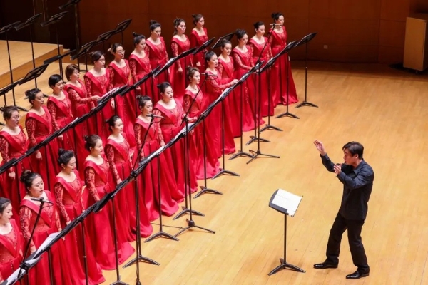 艺术 | 感悟初心 传递信仰 《不忘初心》合唱音乐会在北京音乐厅深情唱响