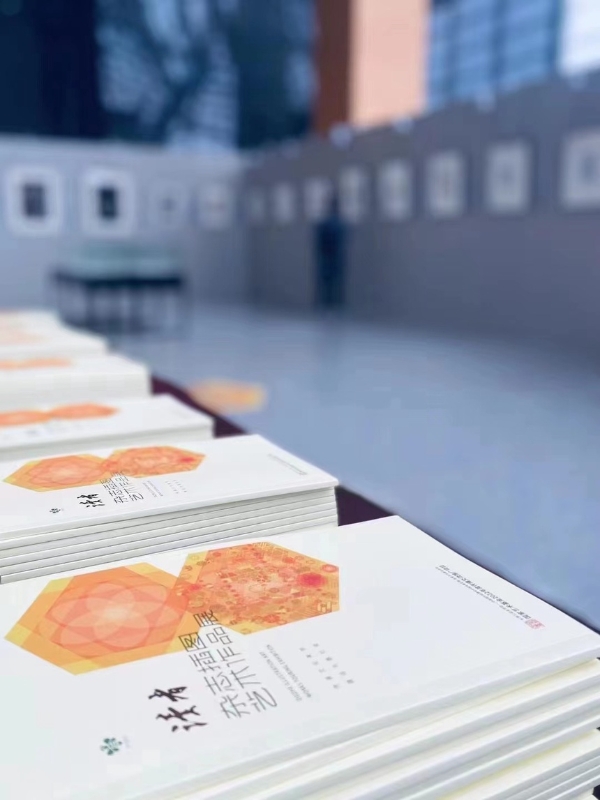 南方观察 | 《读者》杂志插图艺术作品展在深圳图书馆开展