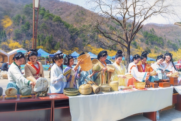 春和景明篇 | 陕西·“看大熊猫 赏山茱萸”春季之旅