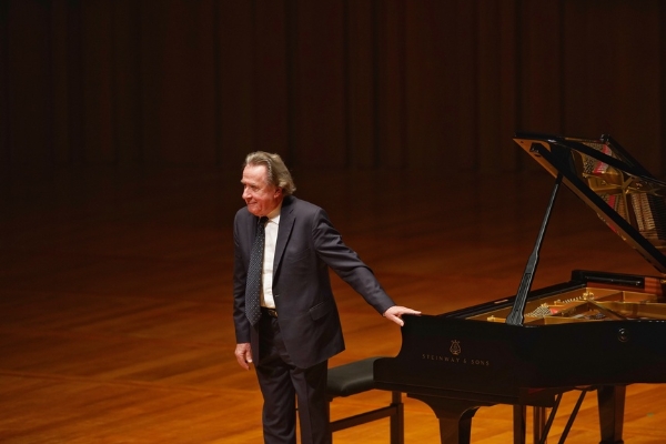 艺术 | 钢琴大师布赫宾德重返国家大剧院 权威演绎全套贝多芬钢琴奏鸣曲