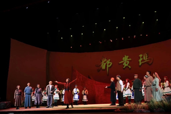 艺术 | 漫瀚剧《都贵玛》揭幕2023年内蒙古优秀剧目展演月