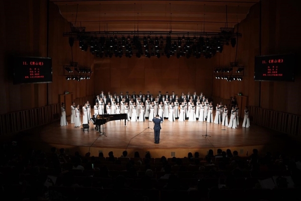 艺术 | 中国合唱作品音乐会《希望》唱响武汉