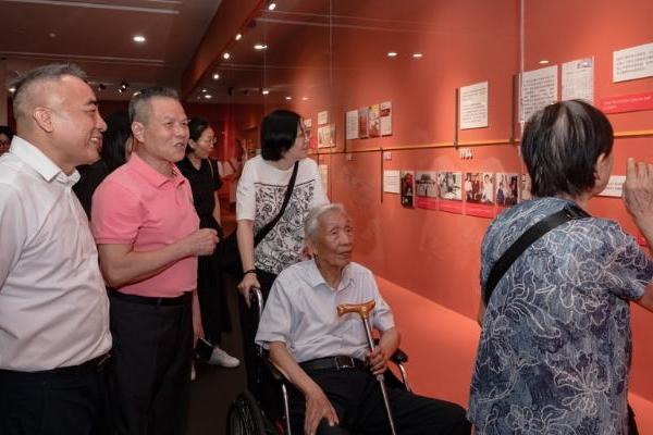 艺术 | 梁江“学者书画”50年大展在江门市美术馆开幕