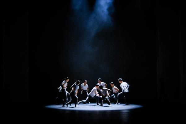 艺术|舞×武剧场《凝》：融武于舞展现中国气韵