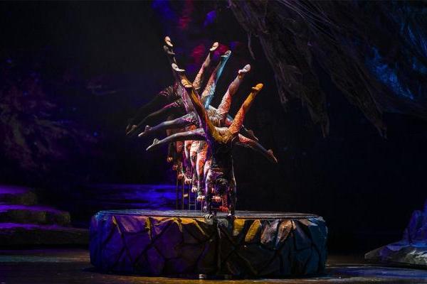 艺术｜新版杂技芭蕾剧《天鹅湖》在北京惊艳亮相