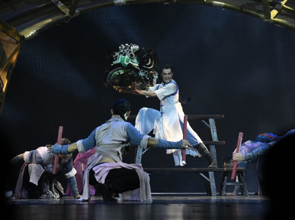 艺术 | 《醒·狮》亮相第六届中国新疆国际民族舞蹈节