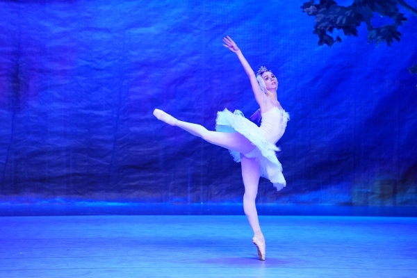 艺术 | 经典芭蕾舞剧《天鹅湖》即将在西安上演