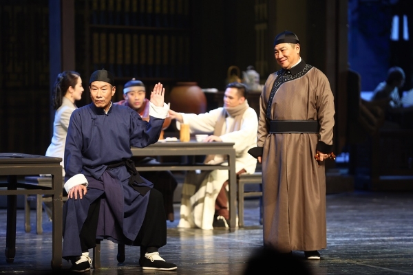 艺术 | “大戏看北京”2023年展演季首演剧目《西去东来》首演圆满成功