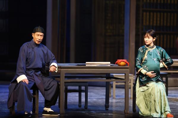 艺术 | “大戏看北京”2023年展演季首演剧目《西去东来》首演圆满成功