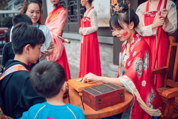 旅游 | 长沙方特东方神画启动“九州民俗节”