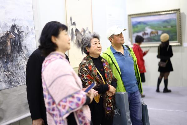 艺术 | 心中的草原——蒙古族画家官布作品展在民族文化宫开幕