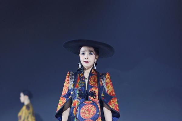 非遗 | 香云纱设计师时尚交流秀在广州南沙举行
