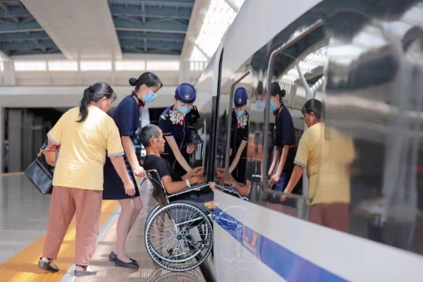 旅游 | 云南：铁路发送旅客首次突破9000万人次