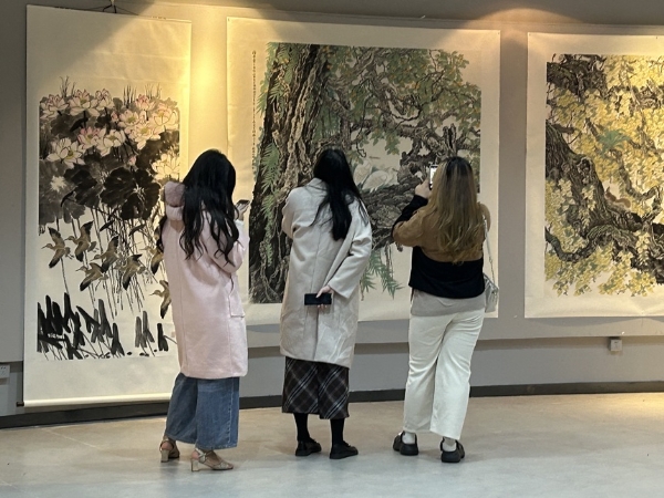 书画 | 当代岭南名家书画作品邀请展在华南农业大学举行