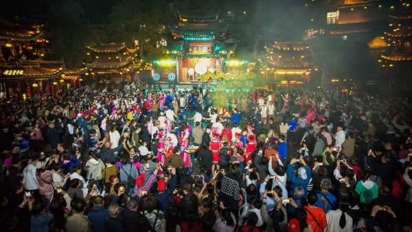 旅游 | 第十一届湘西摸泥狂欢节启幕