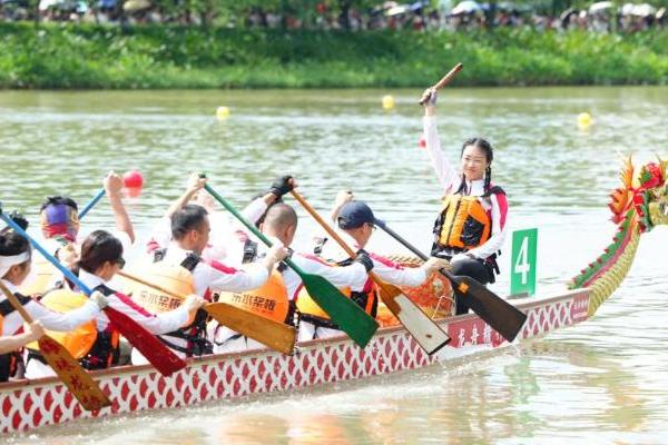 “龙舟经济”带热端午游，美团旅行：“龙舟基地”热度上涨216%，水上餐厅“龙船饭”热度上涨183%