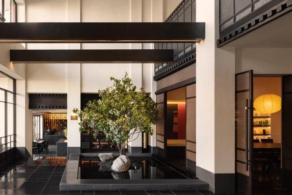 亚朵集团“中国体验 两千好店”三年战略目标达成；东航国内宽体机航班WiFi全免费