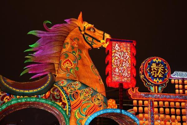 美团旅行：哈尔滨冰雪大世界登顶年轻人最爱冰雪景点，南京、成都领衔元旦十大热门目的地