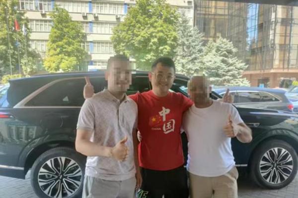 我在四川做俄语导游，日结过千，十分上瘾