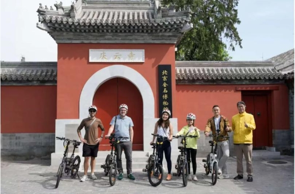 不卷价格、不做流量,他要带世界重新读懂中国