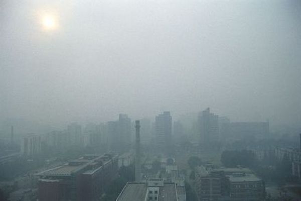 京津冀大气环境预报预警中心的马志强博士介绍,光化学烟雾含有大量有