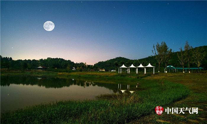 夏日资阳的霞光夜景