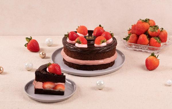 终于等到草莓季！2021「草莓蛋糕甜点」12款推荐：芋泥泡芙、浓可可蛋糕、流馅热松饼都超搭！