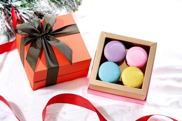 甜点控太心动！2021圣诞甜点礼盒8款推荐：马卡龙、生吐司、手工酥塔，送礼送到心坎里~
