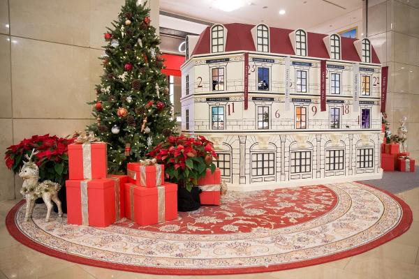 台北101不只有跨年烟火！「Dior耶诞树、浪漫星月、法式庄园」10个最美圣诞灯饰造景推荐！