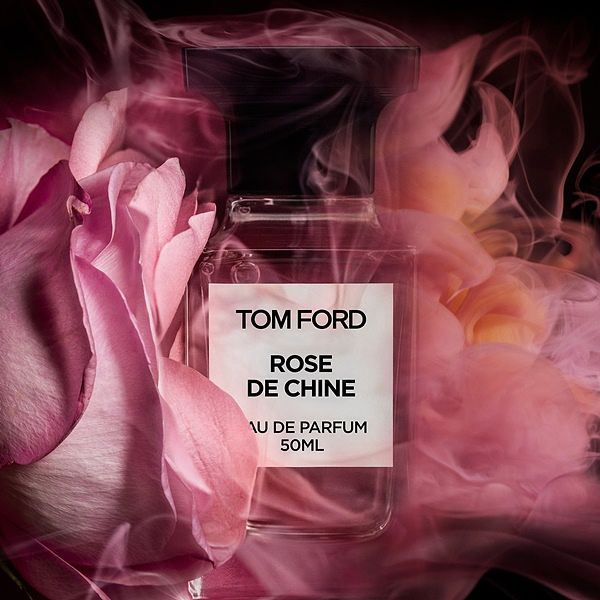 TOM FORD『私人调香系列 玫瑰秘境』独家研发「玫瑰叠加萃取技术」，让你一个呼吸游走国境之间！