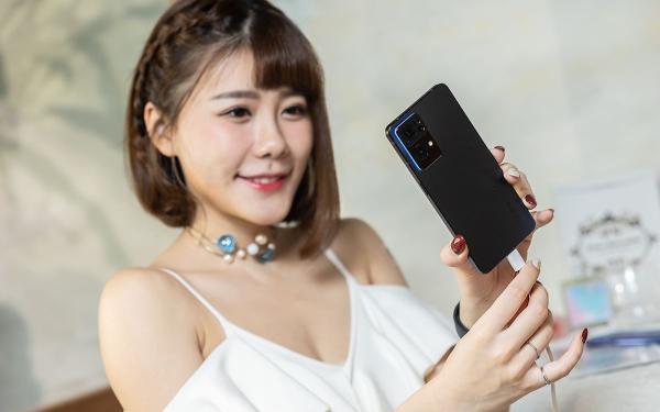 OPPO Reno7系列新登场！ 人像模式再升级、类单眼级绝美影像，6.5英寸AMOLED萤幕！