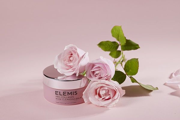 ELEMIS 爱莉美 全新「玫瑰透光瓶」造就玫瑰三部曲，为肌肤来一场「沉浸式」居家玫瑰 SPA！