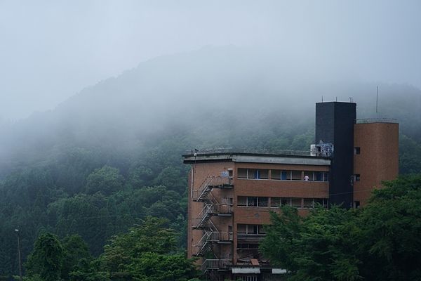 天王木村拓哉爱女首部演员作品！《牛首村》取景自「北陆最恐怖灵异景点」，连最强灵媒都拒绝进入？！