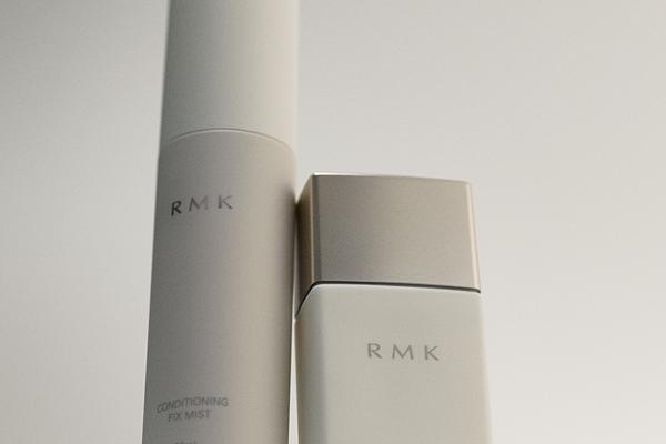 RMK高效UV持妆隔离霜全新登场！拥有这一款就能摆脱泛油光、卸妆等夏日烦恼，迅速完成打底步骤！