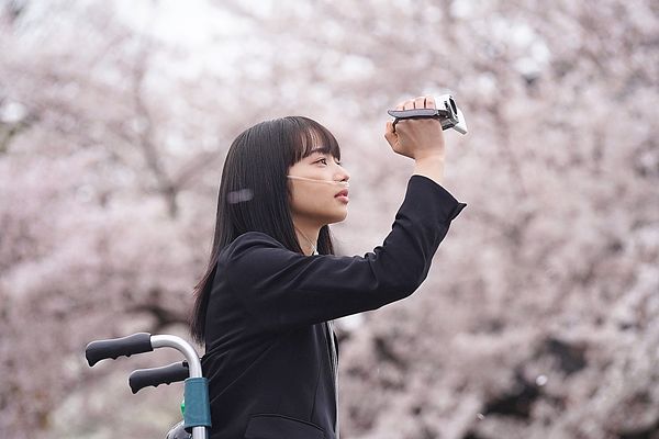 凄美爱情电影「馀命10年」在日创下超过28亿惊人票房！坂口健太郎认小松菜奈：「完全就是茉莉本人」！