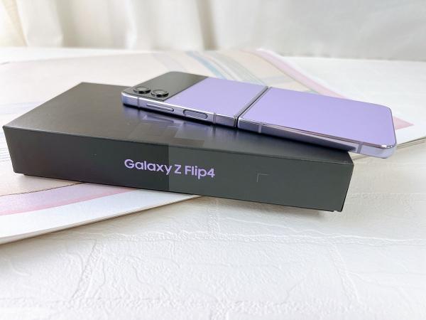 【新机开箱】2022最Q口袋折迭手机「Galaxy Z Flip4」封面萤幕升级、拍照模式超灵活