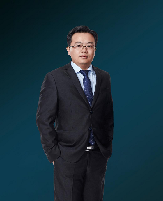 日久见芯:易海平的指上理想国