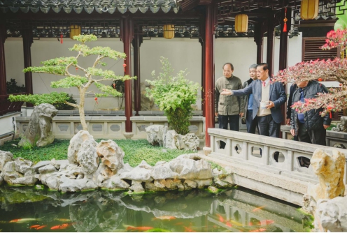 老挝前常务副总理凌绪光下榻花筑·懿园客栈并给予盛赞
