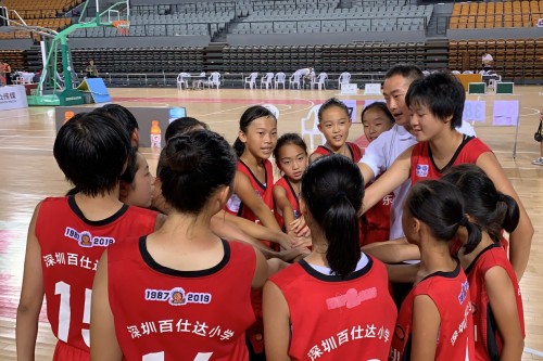 深圳百仕达小学女篮斩获全国"苗苗杯"u12冠军