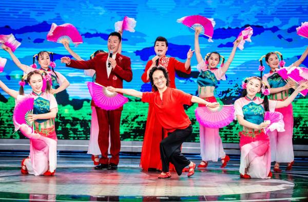 持续塑造"左权民歌汇"文化品牌,打造国际民歌赛事,形成"开花调"民歌和