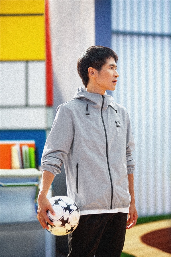 韩寒代言新商务男装开启利郎新时代