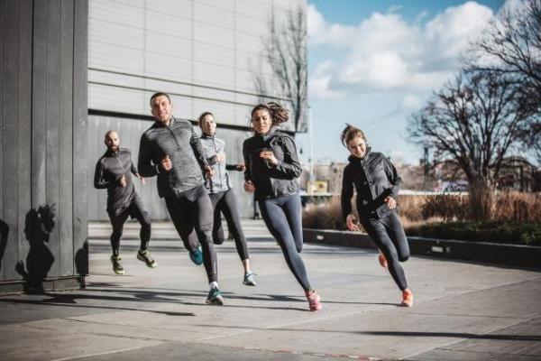  RaceFit易起动AI健身教练，随时随地开启您的运动健康生活 