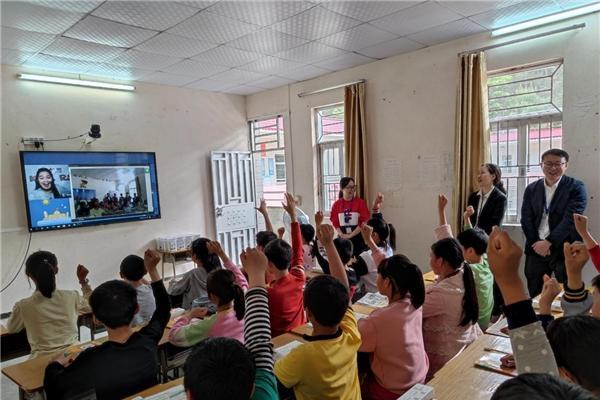 阿卡索在线英语素质教育，帮助更多中国孩子自信地面对世界