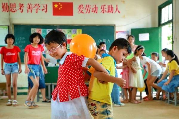  照亮乡村孩子心理困境，与香江社会救助基金会一起为爱发声