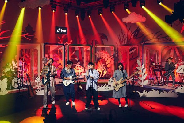  "鱼丁糸"亮相抖音夏日歌会 新歌首唱再掀音乐热潮
