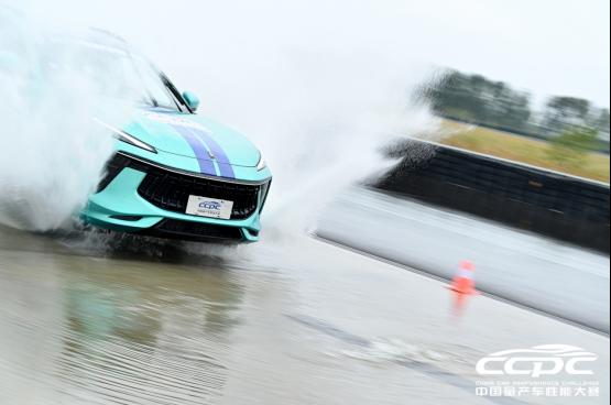 用实力说话，东风风行T5 EVO在2021 CCPC专业站第一日好评不断