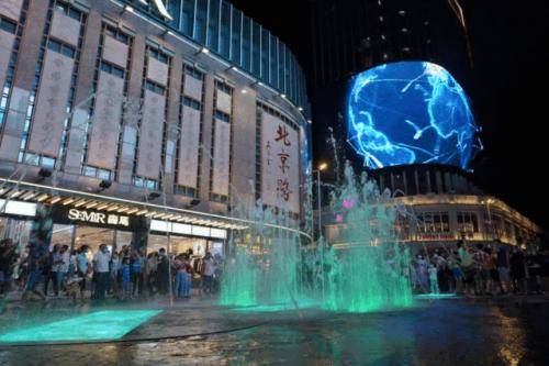  燃爆全城！信基沙溪、信基豪泰巨幕点亮广州城市地标