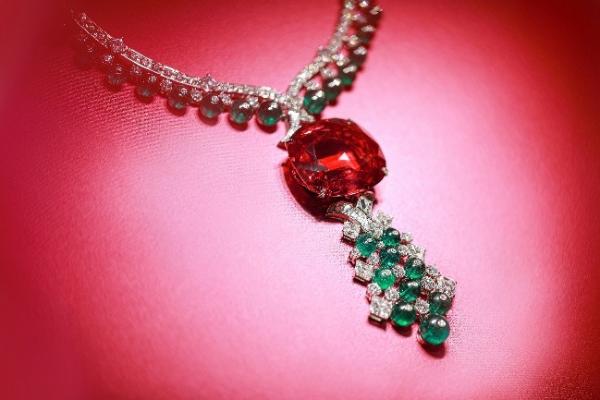 Bulgari's BVLGARI Magnifica high-end jewelry series shines on the Bund One, blooms infinite charm