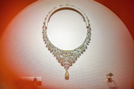 Bulgari's BVLGARI Magnifica high-end jewelry series shines on the Bund One, blooms infinite charm