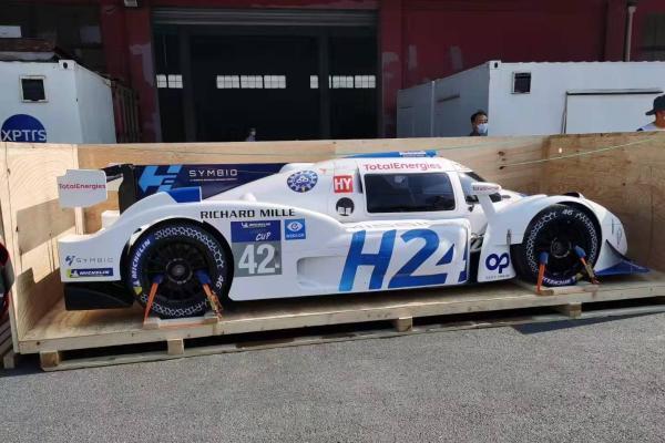 东航物流成功保障第四届进博会首票展品Mission H24 “氢能源赛车” 